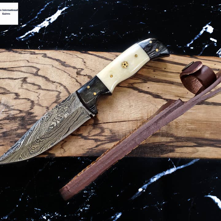 Damascus Steel Hunting Knife