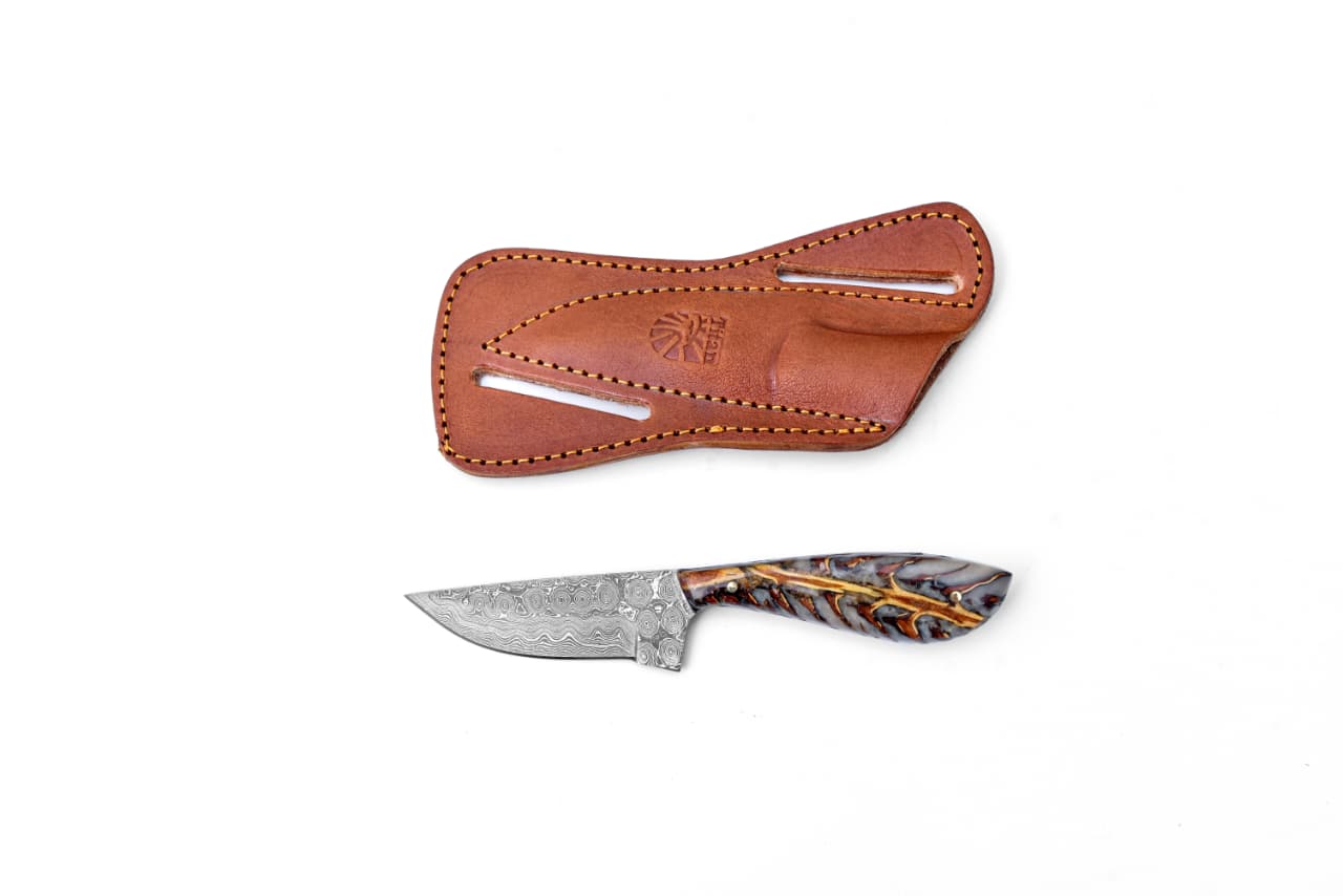 Pine Cone Handle Damascus Steel Skinner Knife