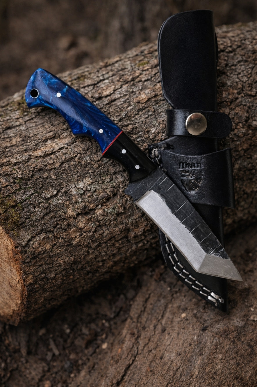 Carbon Hammered Utility Knife with Resin Handle