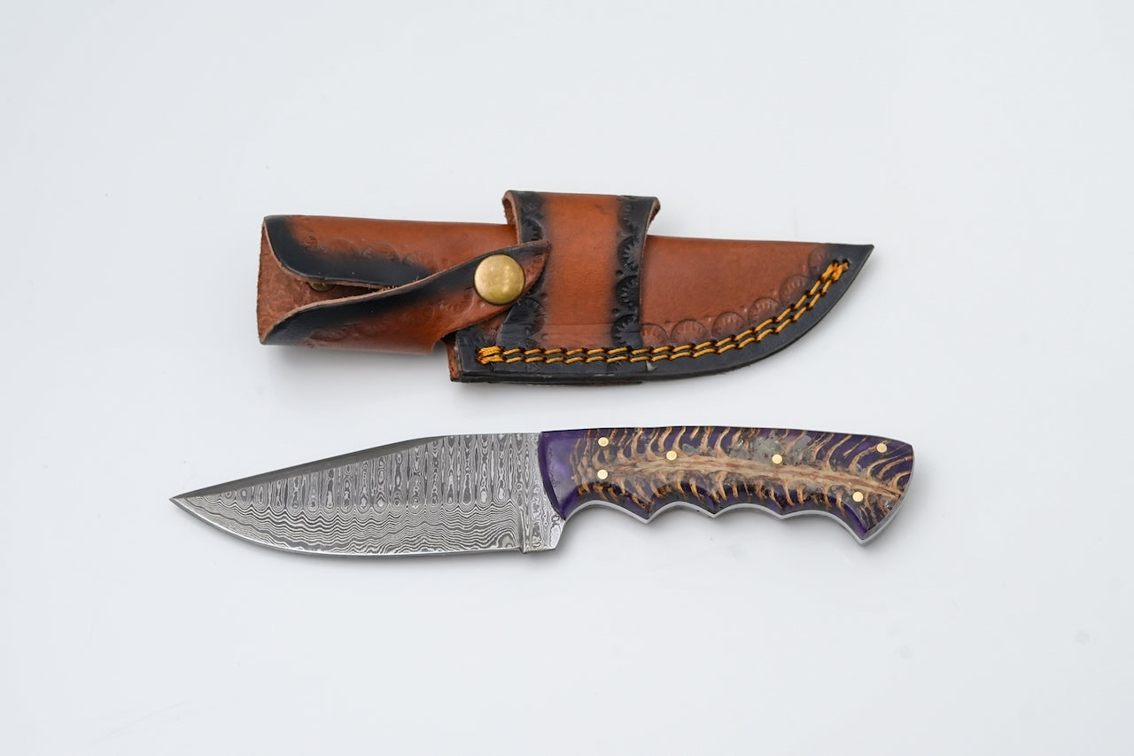 Ironfang – Damascus Steel Hunting Knife