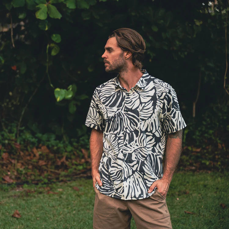 Bless Up Shirt - Black Monstera