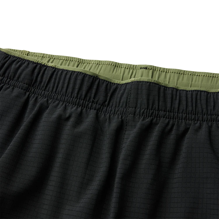 Black Bommer 7" Short